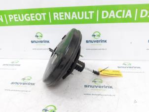Usados Servofreno Renault Laguna Coupé (DT) 2.0 Turbo 16V GT Precio € 125,00 Norma de margen ofrecido por Snuverink Autodemontage