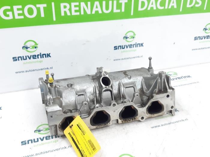 Begagnade Insugsrör Renault Laguna Coupé (DT) 2.0 Turbo 16V GT Pris € 68,00 Marginaltabell erbjuds av Snuverink Autodemontage