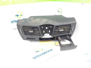 Used Dashboard vent Renault Laguna Coupé (DT) 2.0 Turbo 16V GT Price € 40,00 Margin scheme offered by Snuverink Autodemontage
