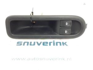 Used Multi-functional window switch Renault Clio III (BR/CR) 1.2 16V 75 Price € 25,00 Margin scheme offered by Snuverink Autodemontage