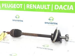 Used Front drive shaft, left Renault Twingo II (CN) 1.2 Price € 30,00 Margin scheme offered by Snuverink Autodemontage