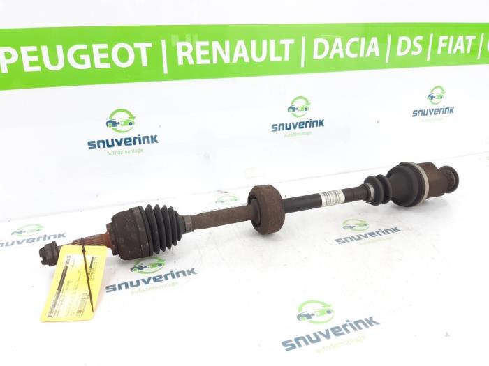 Gebrauchte Antriebswelle rechts vorne Renault Twingo II (CN) 1.2 Preis € 10,33 Margenregelung angeboten von Snuverink Autodemontage