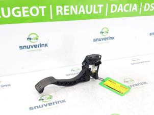 Used Accelerator pedal Opel Vivaro 2.0 CDTI 122 Price on request offered by Snuverink Autodemontage
