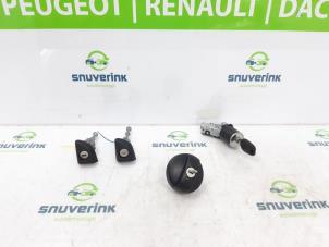 Used Set of locks Opel Vivaro 2.0 CDTI 122 Price € 114,95 Inclusive VAT offered by Snuverink Autodemontage