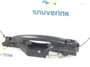 Used Door handle 2-door, left Renault Clio III (BR/CR) 1.2 16V Tce Price on request offered by Snuverink Autodemontage