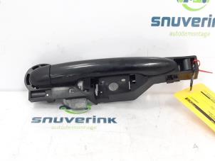 Used Door handle 2-door, right Renault Clio III (BR/CR) 1.2 16V Tce Price on request offered by Snuverink Autodemontage