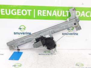 Używane Mechanizm szyby lewej przedniej wersja 4-drzwiowa Peugeot 207/207+ (WA/WC/WM) 1.6 16V GT THP Cena € 30,00 Procedura marży oferowane przez Snuverink Autodemontage