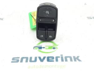 Usados Interruptor combinado de ventanillas Opel Corsa D 1.4 16V Twinport Precio de solicitud ofrecido por Snuverink Autodemontage