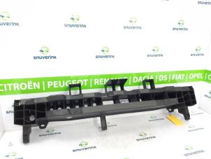 Used Rear bumper frame Renault Clio IV (5R) 0.9 Energy TCE 90 12V Price € 75,00 Margin scheme offered by Snuverink Autodemontage