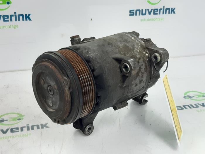 Air conditioning pump from a MINI Mini Cooper S (R53) 1.6 16V 2002