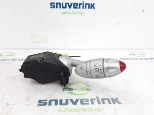 Usados Interruptor de limpiaparabrisas Mini Mini Cooper S (R53) 1.6 16V Precio € 30,00 Norma de margen ofrecido por Snuverink Autodemontage
