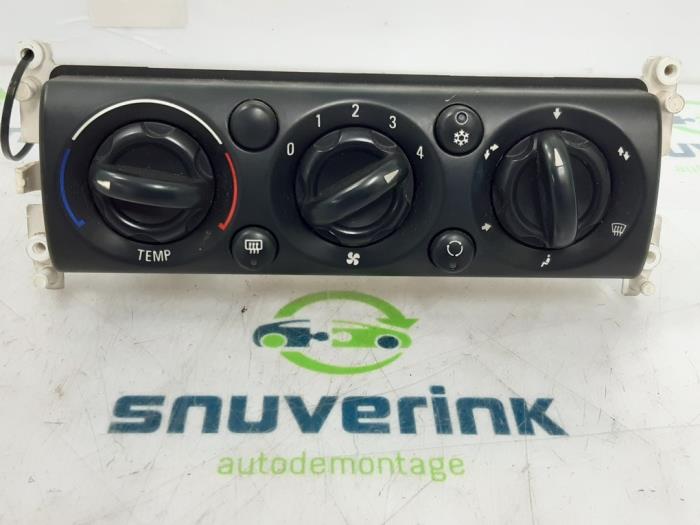 Heater control panel from a MINI Mini Cooper S (R53) 1.6 16V 2002