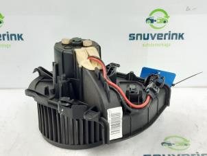 Usagé Moteur de ventilation chauffage Peugeot Expert (G9) 1.6 HDi 90 Prix € 48,40 Prix TTC proposé par Snuverink Autodemontage