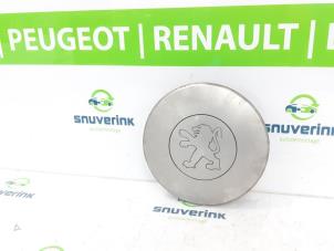 Used Hub cap Peugeot Expert (G9) 1.6 HDi 90 Price on request offered by Snuverink Autodemontage