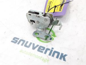 Used Minibus/van rear door lock mechanism Fiat Ducato (250) 2.3 D 120 Multijet Price € 36,30 Inclusive VAT offered by Snuverink Autodemontage