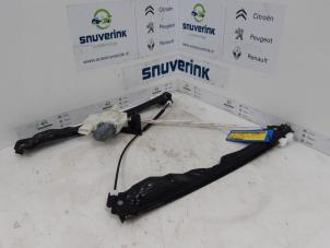 Used Window mechanism 4-door, front right Peugeot 308 SW (L4/L9/LC/LJ/LR) 1.2 12V e-THP PureTech 110 Price € 60,00 Margin scheme offered by Snuverink Autodemontage