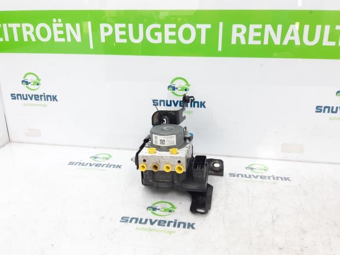 Begagnade ABS-pump Peugeot 308 SW (L4/L9/LC/LJ/LR) 1.2 12V e-THP PureTech 110 Pris € 89,99 Marginaltabell erbjuds av Snuverink Autodemontage