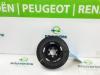 Crankshaft pulley from a Peugeot 308 SW (L4/L9/LC/LJ/LR) 1.2 12V e-THP PureTech 110 2017