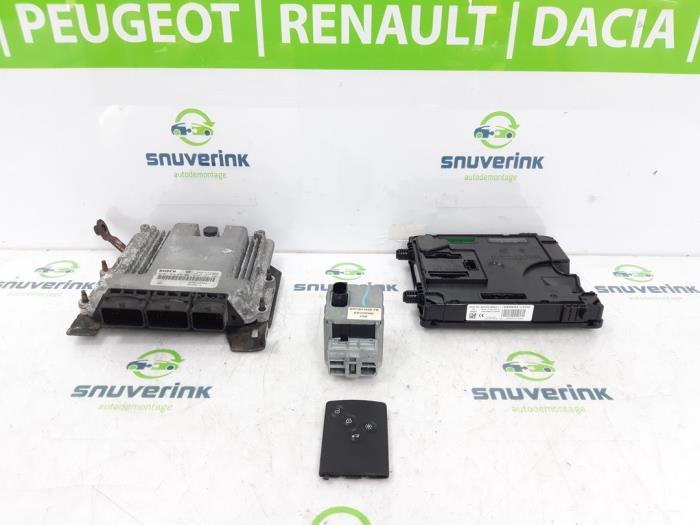 Used Engine management computer Renault Laguna III Estate (KT) 2.0 dCi 16V 130 Price € 127,48 Margin scheme offered by Snuverink Autodemontage