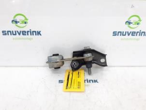 Used Gearbox mount Renault Clio IV Estate/Grandtour (7R) 0.9 Energy TCE 90 12V Price € 25,00 Margin scheme offered by Snuverink Autodemontage