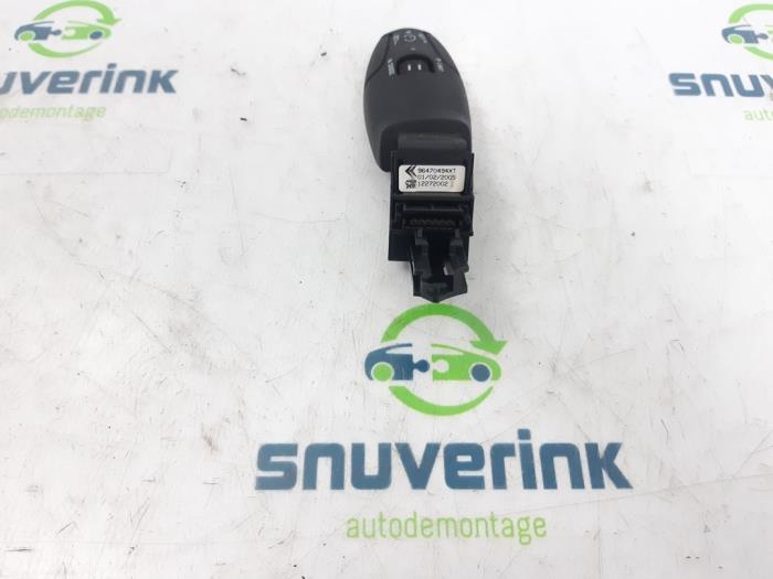 Cruise control switch from a Peugeot 307 SW (3H) 1.6 16V 2005