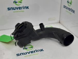 Used Air intake hose Opel Vivaro 2.0 CDTI 122 Price € 48,40 Inclusive VAT offered by Snuverink Autodemontage