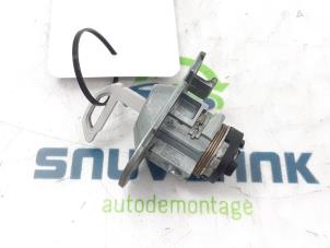 Used Door lock cylinder, left Volvo V40 (MV) 1.6 D2 Price € 35,00 Margin scheme offered by Snuverink Autodemontage