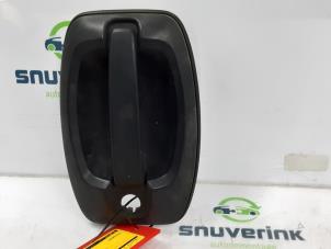 Używane Uchwyt drzwi lewych wersja 2-drzwiowa Citroen Jumper (U9) 2.2 HDi 150 Cena € 30,25 Z VAT oferowane przez Snuverink Autodemontage