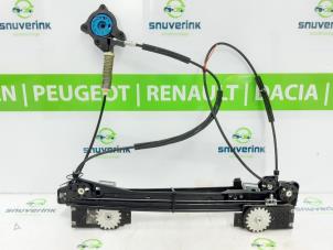 Used Window mechanism 2-door, front right Mini Clubman (R55) 1.6 16V Cooper Price on request offered by Snuverink Autodemontage