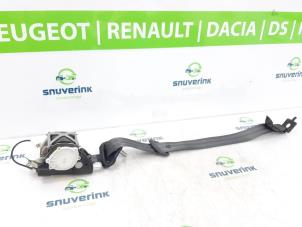 Used Rear seatbelt, right Renault Clio III (BR/CR) 1.2 16V 75 Price € 75,00 Margin scheme offered by Snuverink Autodemontage