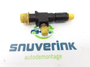 Usados Inyector (diésel) Renault Trafic I (TXX) 2.1 D Precio € 90,00 Norma de margen ofrecido por Snuverink Autodemontage