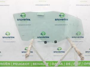 Usagé Vitre avant droite Renault Scénic I (JA) 2.0 16V Prix sur demande proposé par Snuverink Autodemontage