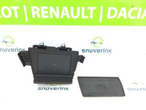 Usagé Module téléphone Renault Arkana (RJLL) 1.6 E-Tech 145 16V Prix € 60,50 Prix TTC proposé par Snuverink Autodemontage