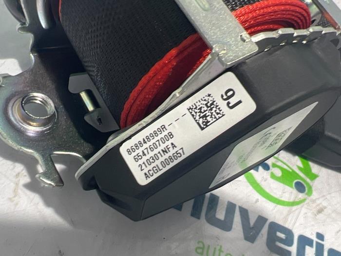 Front seatbelt, right from a Renault Arkana (RJLL) 1.6 E-Tech 145 16V 2021
