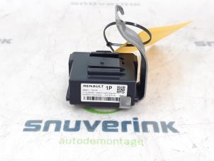 Usados Ordenador varios Renault Arkana (RJLL) 1.6 E-Tech 145 16V Precio € 96,80 IVA incluido ofrecido por Snuverink Autodemontage