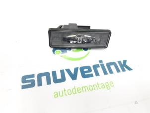 Used Registration plate light Renault Arkana (RJLL) 1.6 E-Tech 145 16V Price € 24,20 Inclusive VAT offered by Snuverink Autodemontage