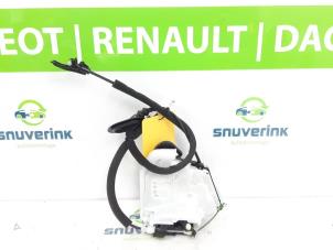 Usagé Serrure arrière droite Renault Arkana (RJLL) 1.6 E-Tech 145 16V Prix € 121,00 Prix TTC proposé par Snuverink Autodemontage