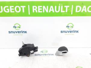 Używane Dzwignia zmiany biegów Renault Arkana (RJLL) 1.6 E-Tech 145 16V Cena € 121,00 Z VAT oferowane przez Snuverink Autodemontage