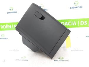 Used Glovebox Renault Arkana (RJLL) 1.6 E-Tech 145 16V Price € 78,65 Inclusive VAT offered by Snuverink Autodemontage