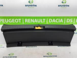 Używane Tapicerka bagaznika Renault Arkana (RJLL) 1.6 E-Tech 145 16V Cena € 42,35 Z VAT oferowane przez Snuverink Autodemontage