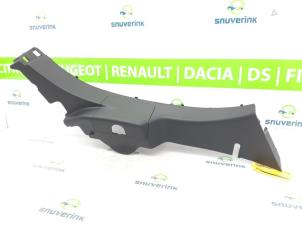 Usagé Marche-pied (list de couverture) droite Renault Arkana (RJLL) 1.6 E-Tech 145 16V Prix € 42,35 Prix TTC proposé par Snuverink Autodemontage