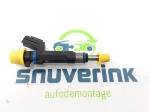 Używane Wtryskiwacz (wtrysk benzyny) Renault Arkana (RJLL) 1.6 E-Tech 145 16V Cena € 48,40 Z VAT oferowane przez Snuverink Autodemontage