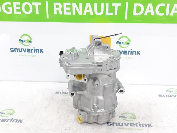 Air conditioning pump from a Renault Arkana (RJLL) 1.6 E-Tech 145 16V 2021