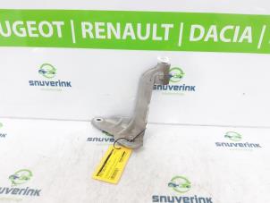 Used Front torque rod, left Renault Arkana (RJLL) 1.6 E-Tech 145 16V Price € 24,20 Inclusive VAT offered by Snuverink Autodemontage