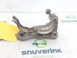Used Support (miscellaneous) Renault Scénic III (JZ) 1.5 dCi 110 Price € 45,00 Margin scheme offered by Snuverink Autodemontage