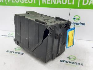 Used Battery box Peugeot Partner Tepee (7A/B/C/D/E/F/G/J/P/S) 1.6 HDI 90 16V Phase 1 Price € 90,75 Inclusive VAT offered by Snuverink Autodemontage