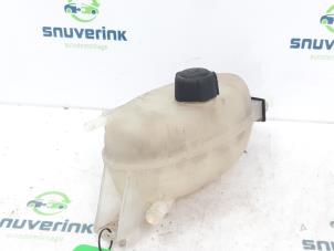Used Expansion vessel Opel Vivaro 2.5 CDTI 16V Price € 42,34 Inclusive VAT offered by Snuverink Autodemontage