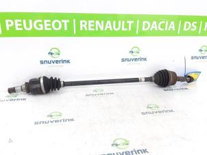 Usagé Arbre de transmission avant droit Peugeot 108 1.0 12V VVT-i Prix € 75,00 Règlement à la marge proposé par Snuverink Autodemontage