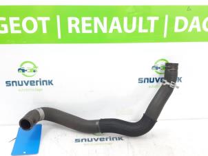 Usagé Tuyau radiateur Peugeot 108 1.0 12V VVT-i Prix € 25,00 Règlement à la marge proposé par Snuverink Autodemontage