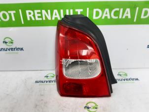 Gebrauchte Rücklicht links Renault Twingo II (CN) 1.2 Preis € 20,00 Margenregelung angeboten von Snuverink Autodemontage